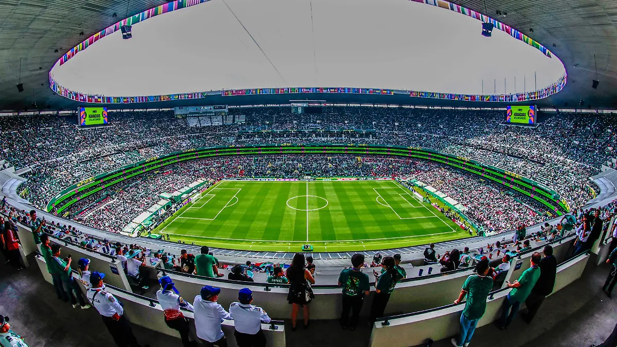 110626 LG Estadio Azteca 2