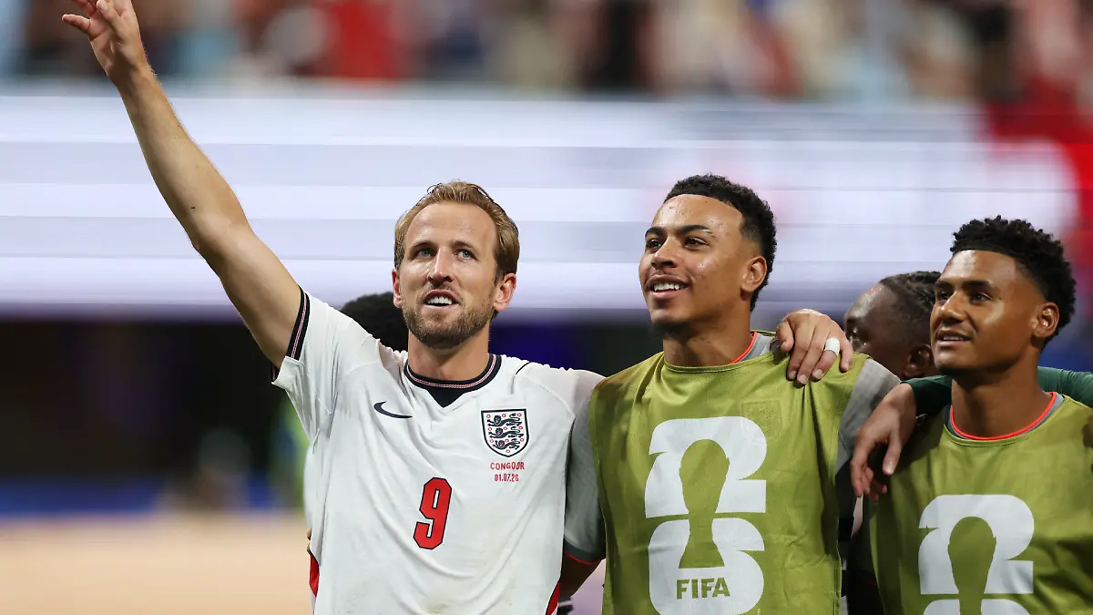 Prensa Inglesa ve a su selección pasando de ronda