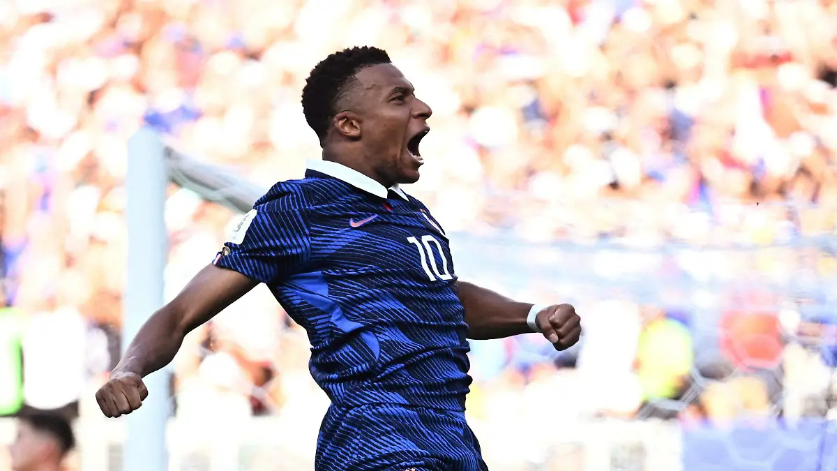 2026-07-04T224458Z_1205713947_UP1EM741QYY35_RTRMADP_3_SOCCER-WORLDCUP-PRY-FRA