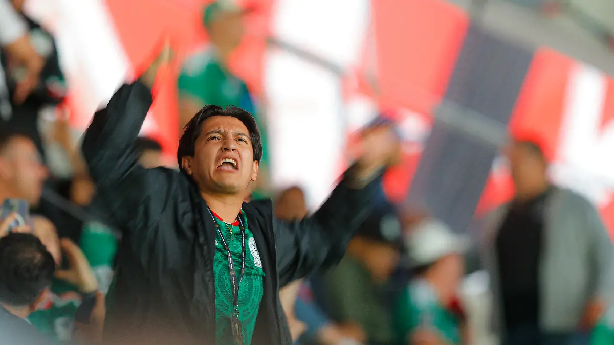 Afición en el México vs Inglaterra