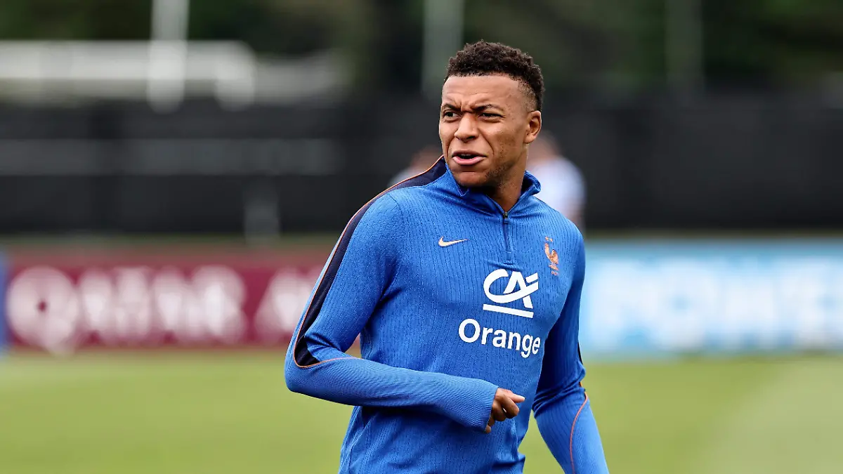 2026-07-06T211441Z_1912953159_UP1EM761N0GOP_RTRMADP_3_SOCCER-WORLDCUP-FRA