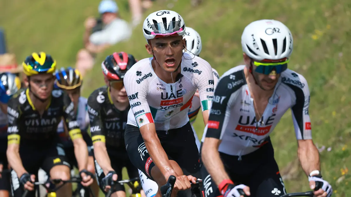 2026-07-09T142600Z_2093974650_UP1EM79143APF_RTRMADP_3_CYCLING-FRANCE