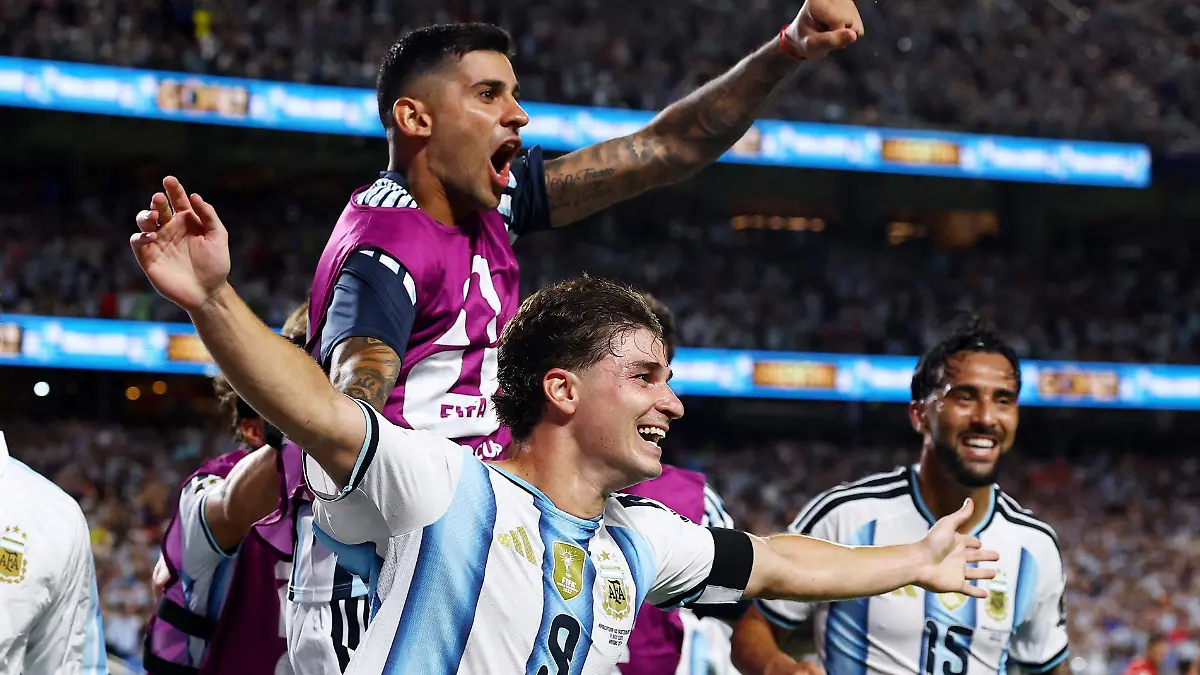 2026-07-12T033701Z_1688698761_UP1EM7C0A1NUD_RTRMADP_3_SOCCER-WORLDCUP-ARG-SWI