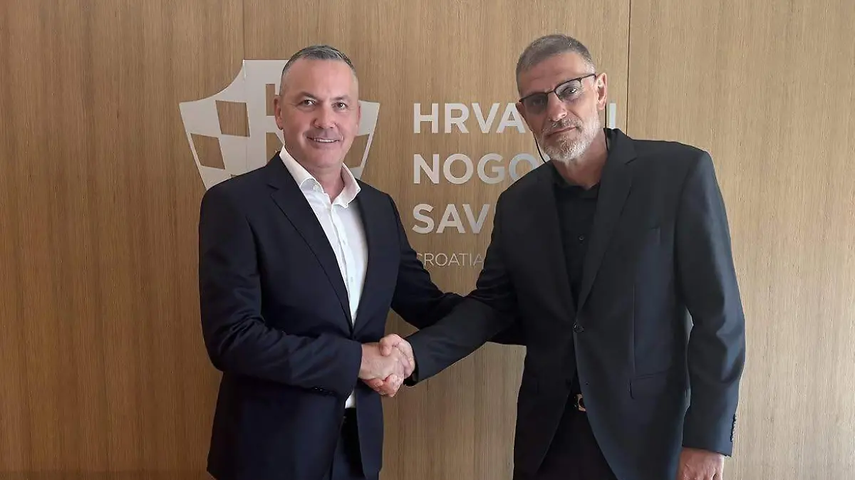 Na prijedlog predsjednika Marijana Kustića, Izvršni odbor Hrvatskog nogometnog saveza jednoglasn