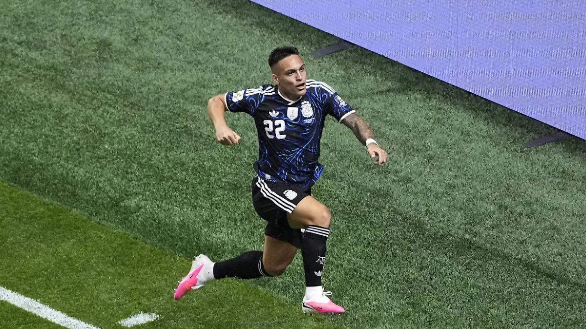 2026-07-15T210231Z_1256603880_UP1EM7F1MG6I3_RTRMADP_3_SOCCER-WORLDCUP-ENG-ARG