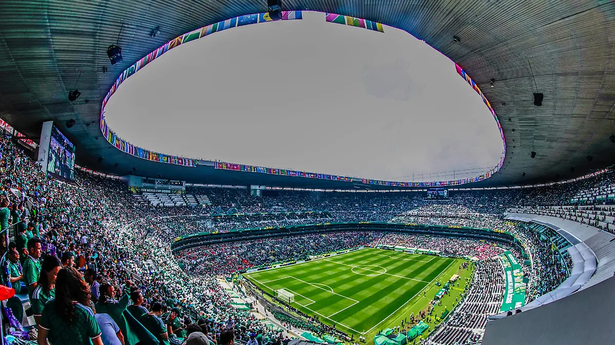 110626 LG Estadio Azteca 3