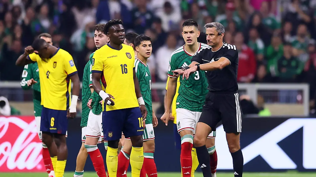 2026-07-01T040301Z_146010043_UP1EM710B90Y2_RTRMADP_3_SOCCER-WORLDCUP-MEX-ECU