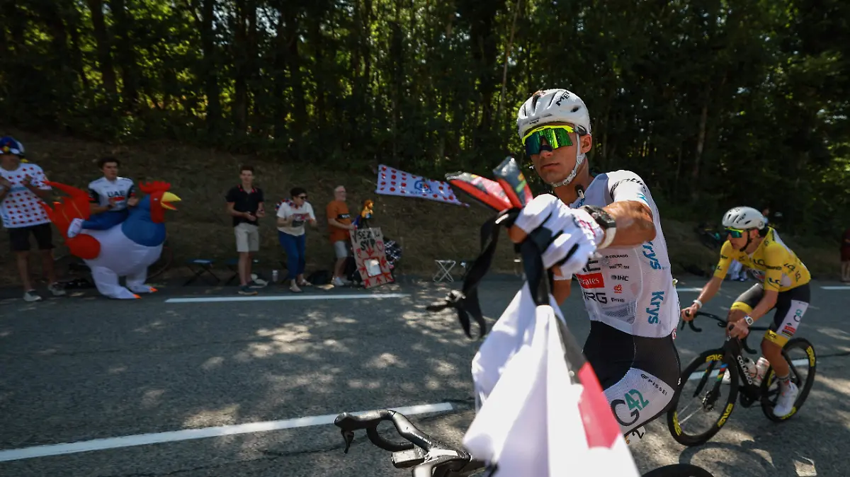 2026-07-23T134650Z_1830967125_UP1EM7N12A1HN_RTRMADP_3_CYCLING-FRANCE