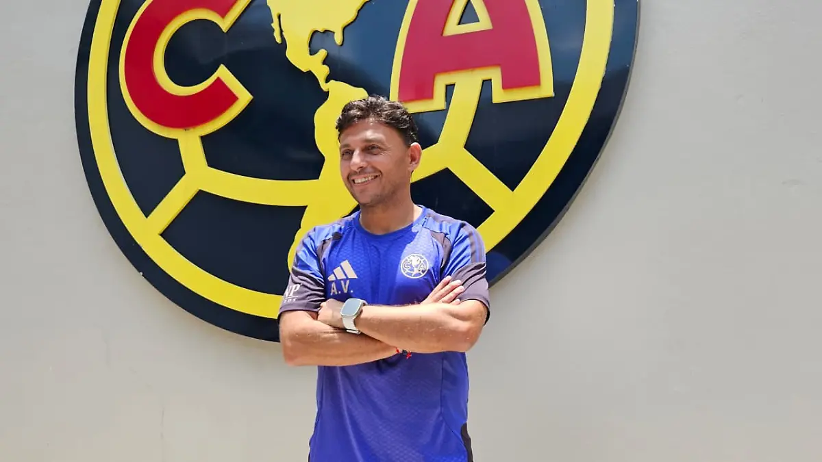 Ángel Villcampa aprueba el cambio de formato en al Liga MX Femenil