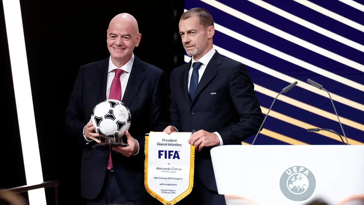 UEFA va por la salida de Infantino