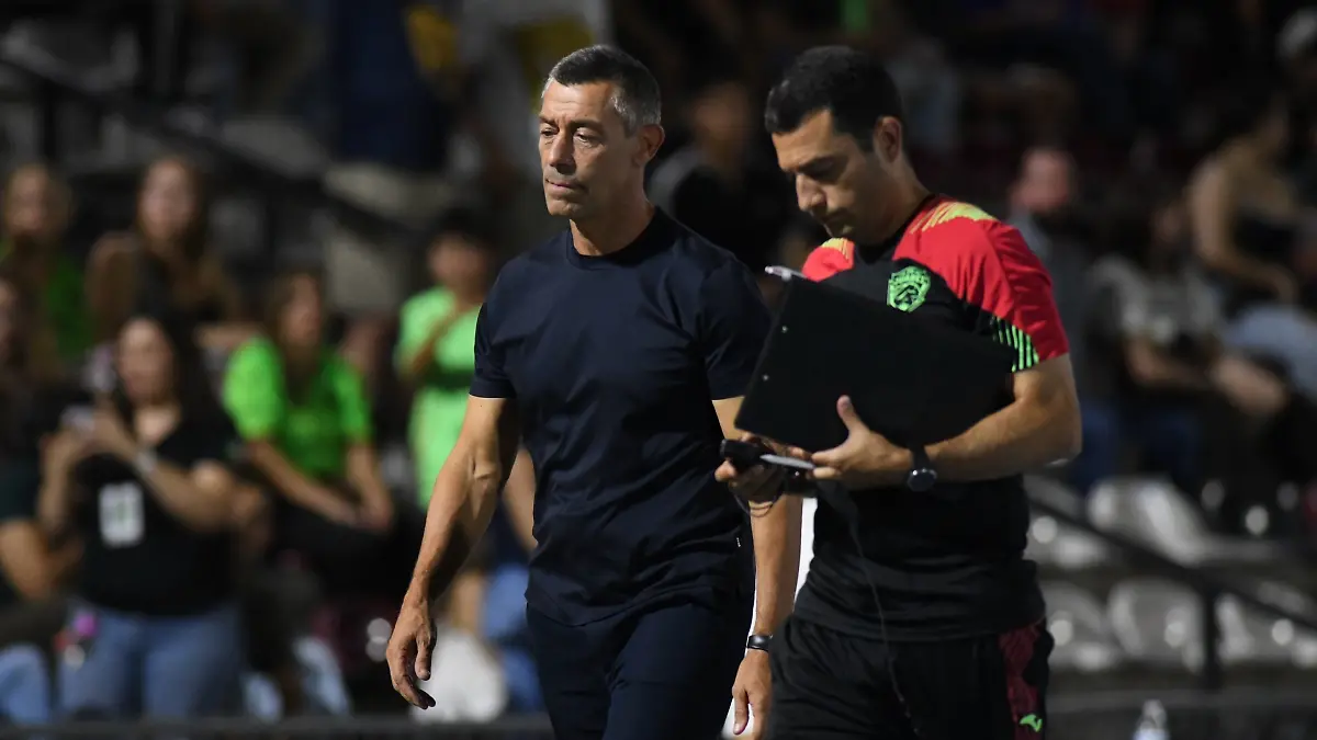 Pedro Caixinha sale de Juárez