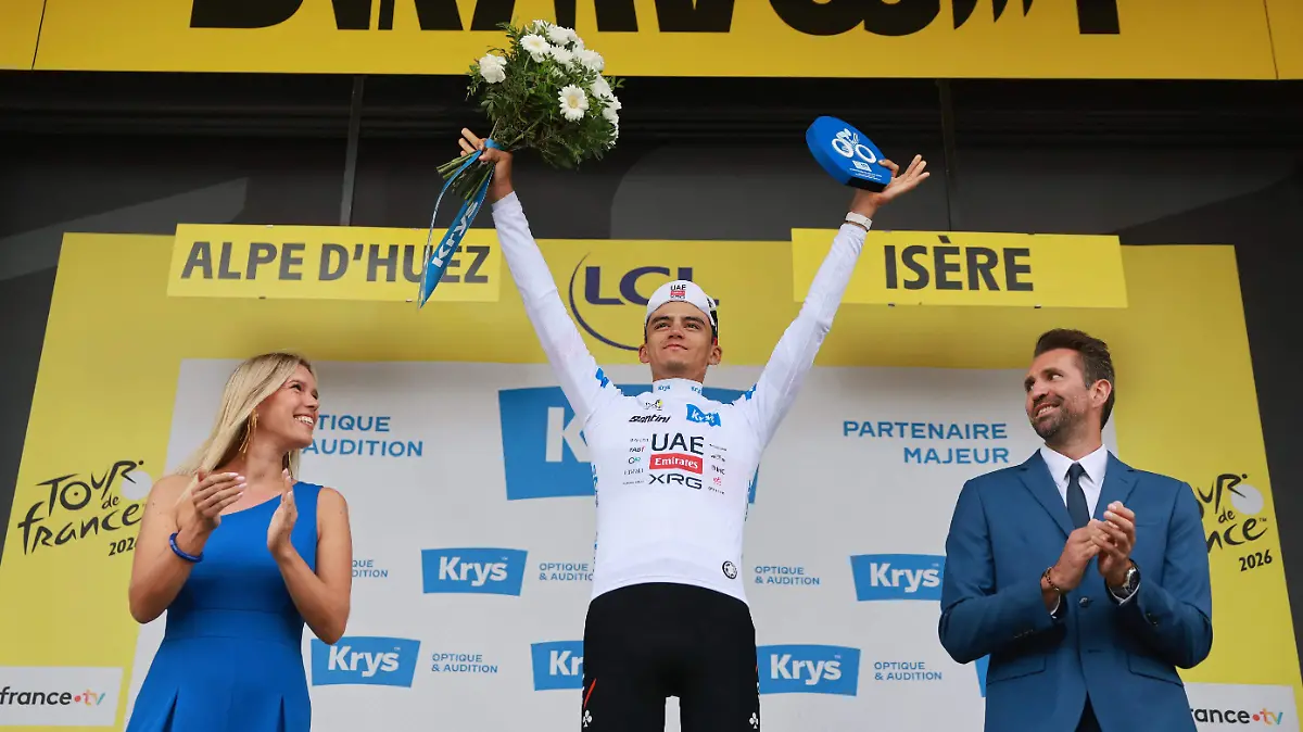 2026-07-25T155555Z_1430686345_UP1EM7P1895UR_RTRMADP_3_CYCLING-FRANCE