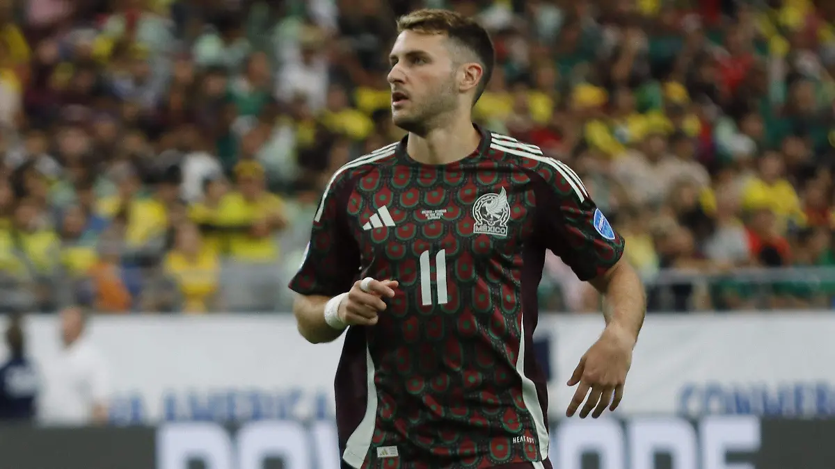 Santiago Gimenez Oswaldo Figueroa  (4) (1)