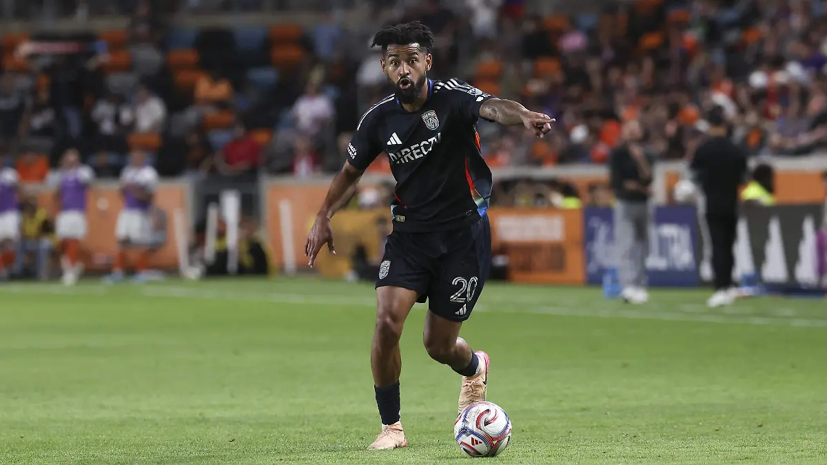 2026-04-23T030022Z_915640067_MT1USATODAY28789222_RTRMADP_3_MLS-SAN-DIEGO-FC-AT-HOUSTON-DYNAMO-FC