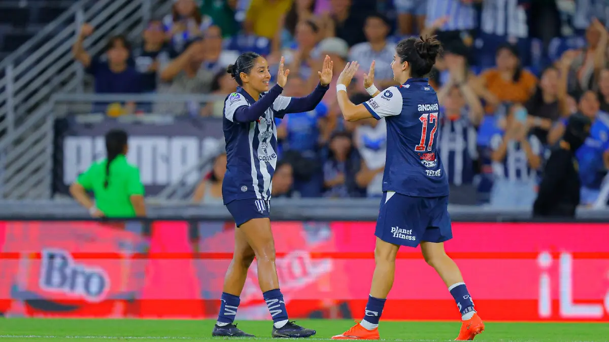 Rayadas golea a Atlante Femenil