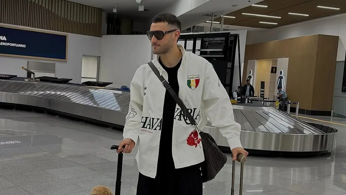¿Santiago Giménez saldría del AC Milan tras la reciente lista de trasnferibles_