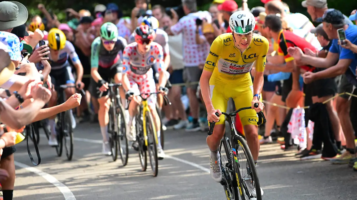2026-07-18T155743Z_1944926578_UP1EM7I18C5YC_RTRMADP_3_CYCLING-FRANCE