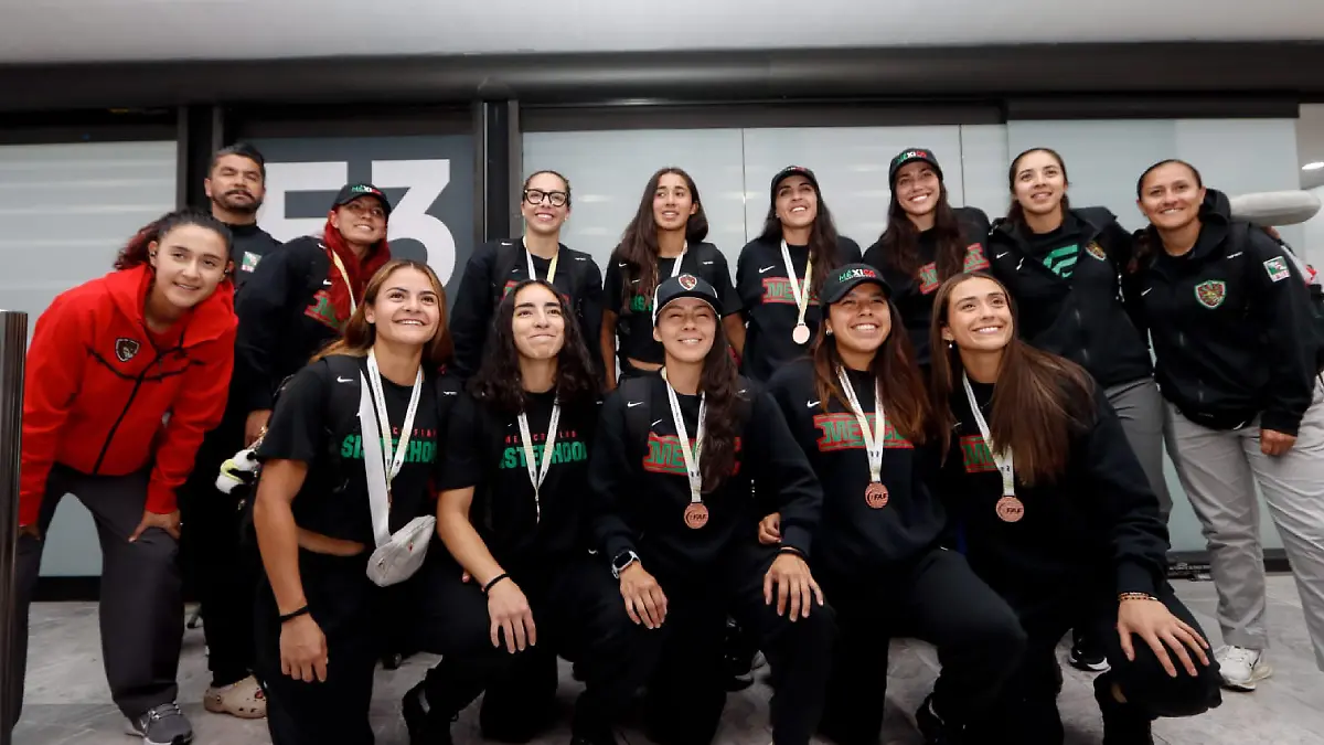 Selección Femenil de Flag Football a su llegada a CDMX