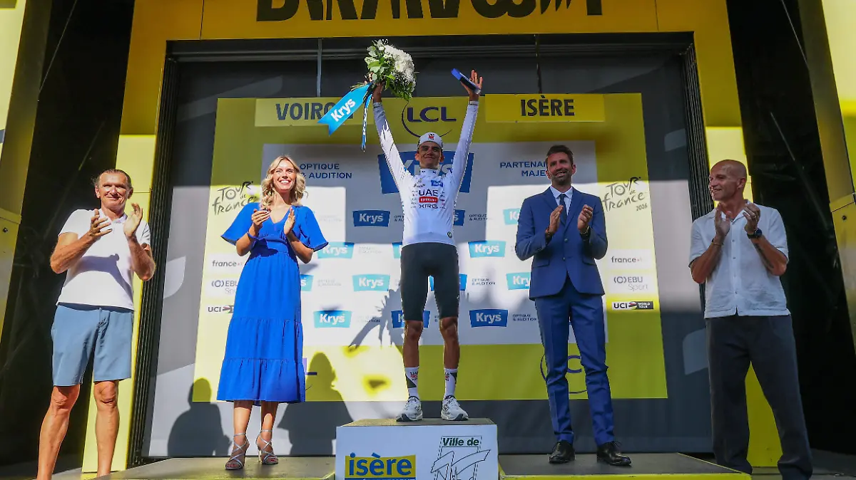 2026-07-22T155738Z_1326398718_UP1EM7M18C1AZ_RTRMADP_3_CYCLING-FRANCE