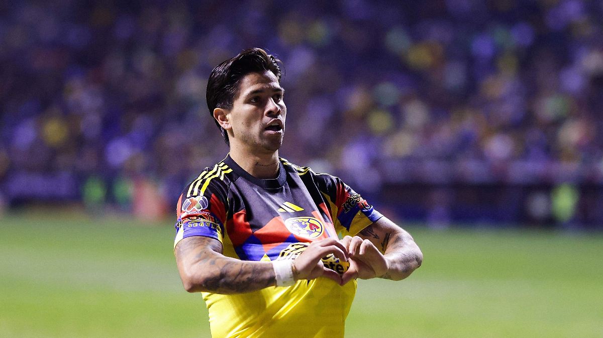 Nota:
Los días de Víctor Dávila en el América par