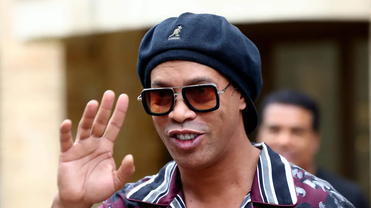 2026-08-20T170549Z_259046138_UP1EM8K1BHNBW_RTRMADP_3_SOCCER-ITALY-RONALDINHO