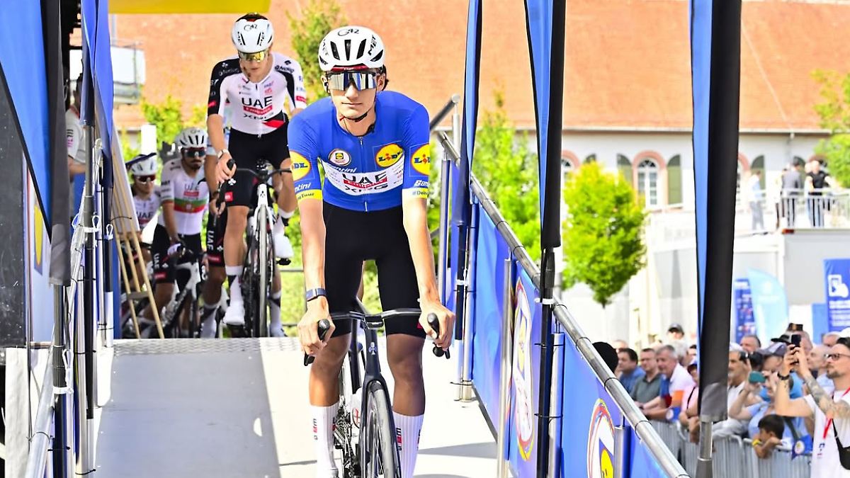 El ciclista mexicano Isaac del Toro consolidó su d