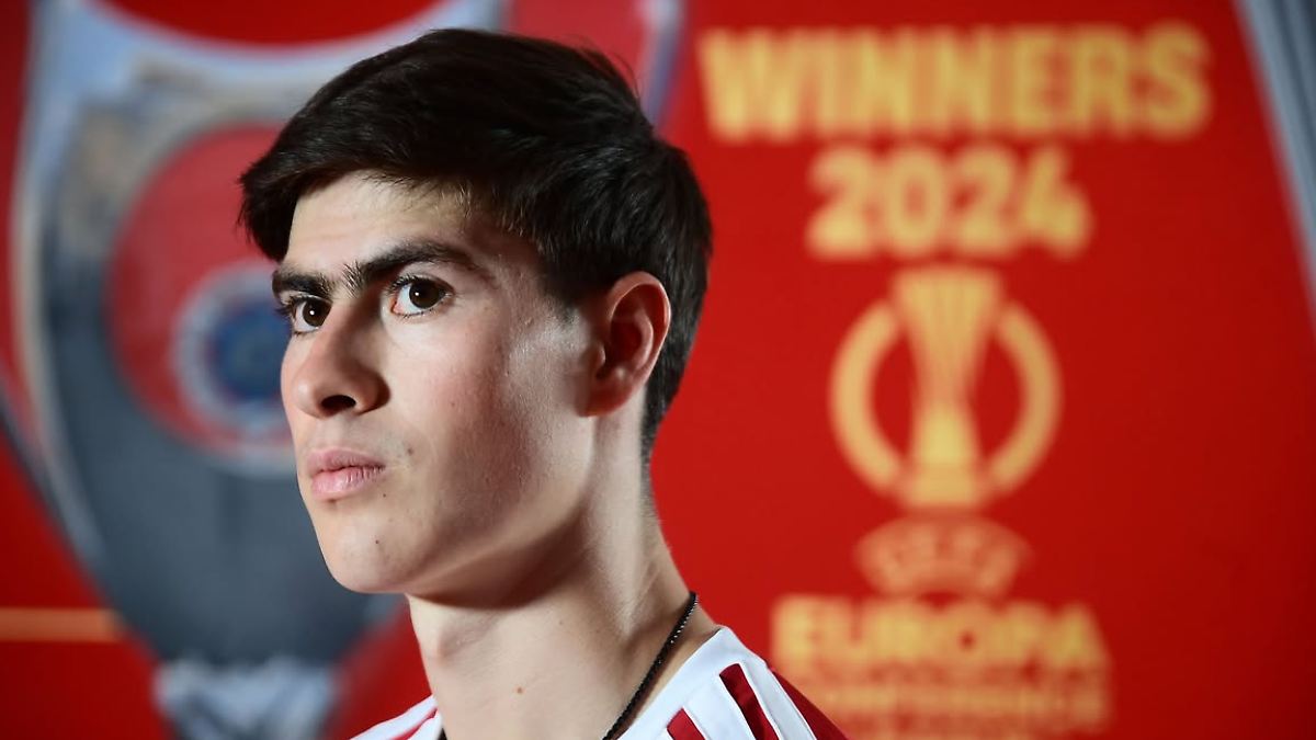 El club griego Olympiacos ha entrado oficialmente 
