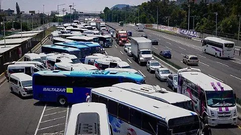 Bloqueos en carreteras del Estado de México por transportistas; piden reaprehender a extorsionador que quedó libre - La Prensa | Noticias policiacas, locales, nacionales