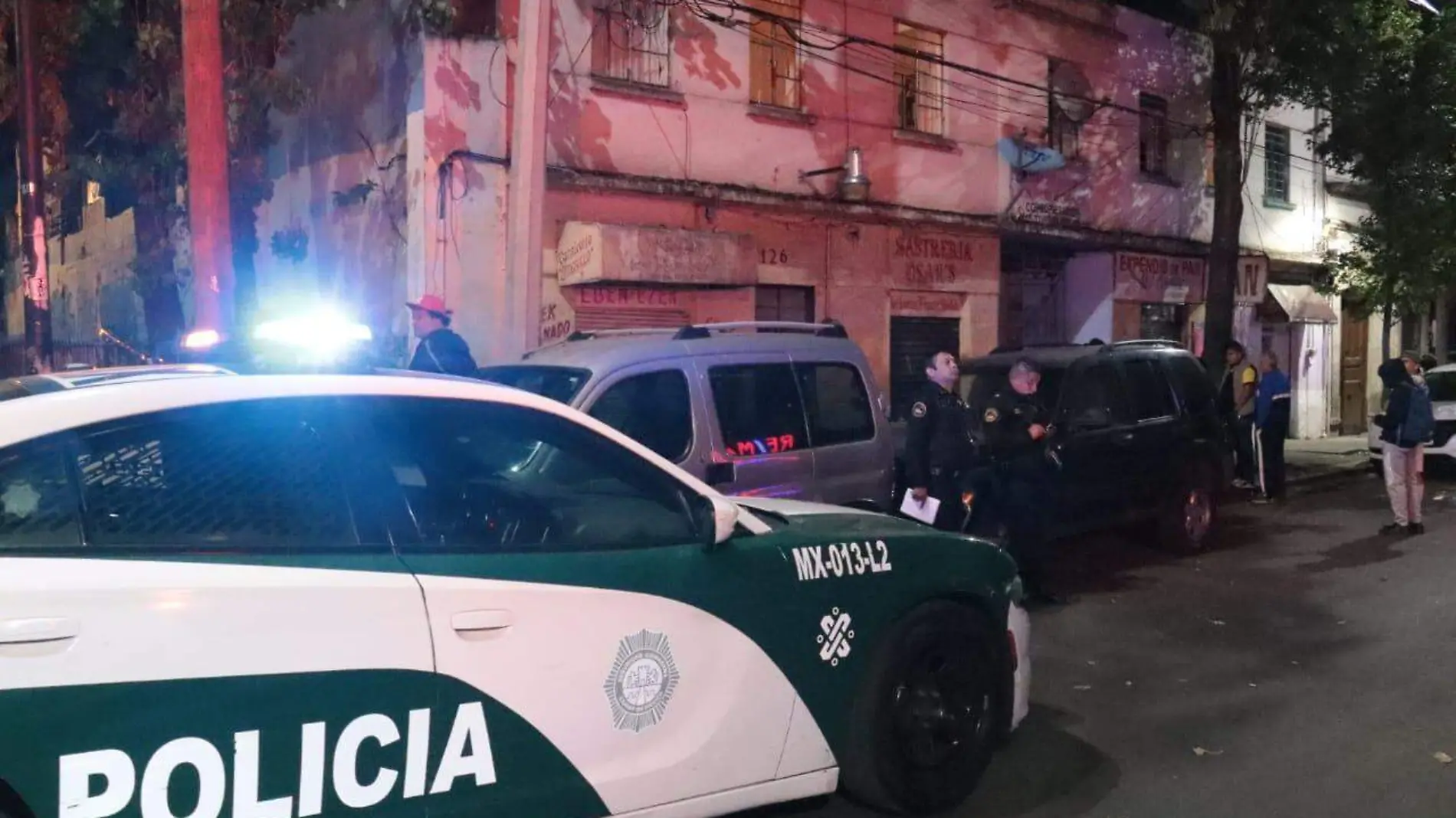 Incendio en inmueble de la Cuauhtémoc, provoca intensa movilización de servicios de emergencia-INT2