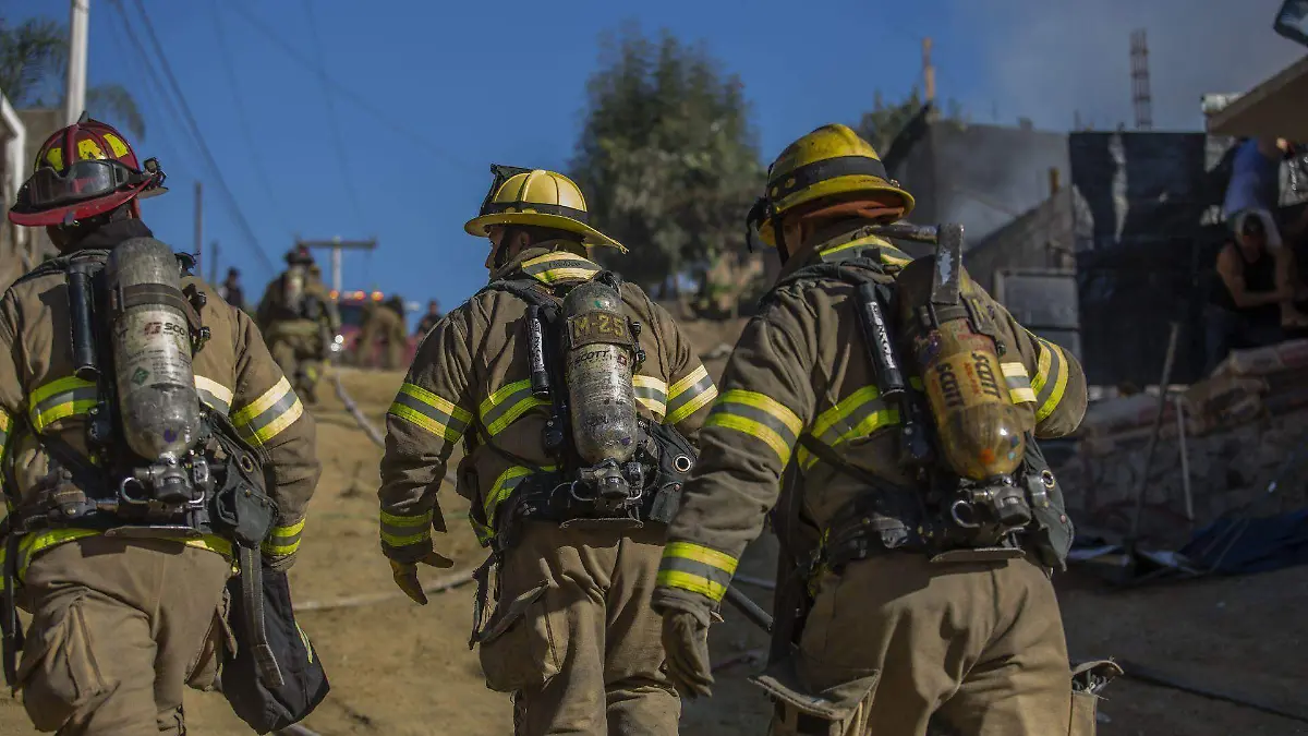 846591_Incendio en cohetería Tijuana_web