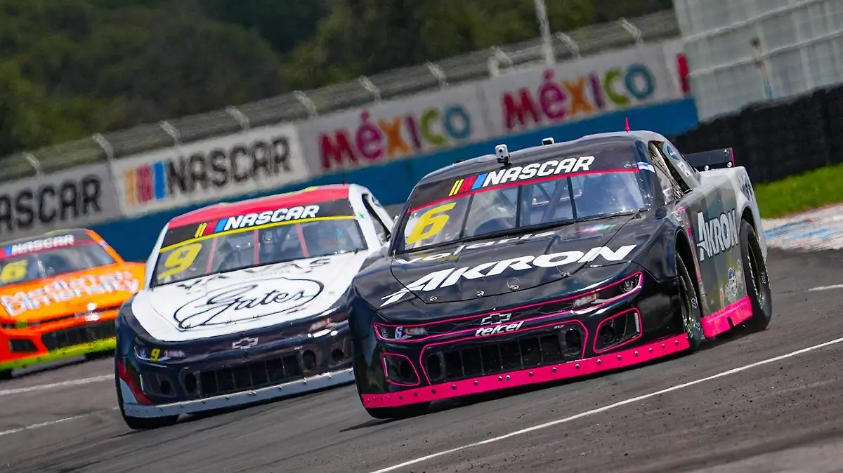 NASCAR Rogelio López 2