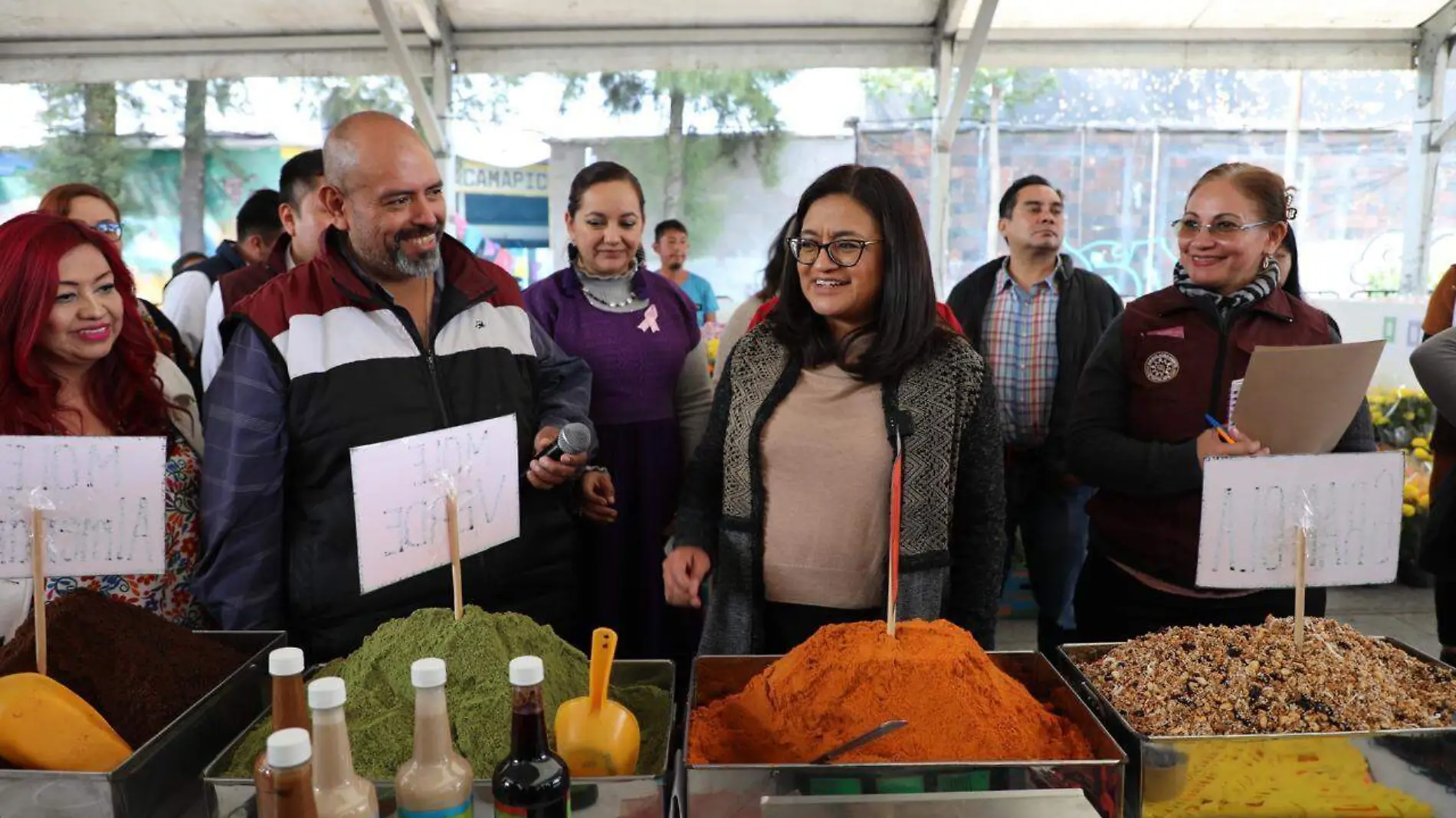 Arrancó la venta floral en la Macroplaza Cuitláhuac, en la alcaldía Iztapalapa-INT2