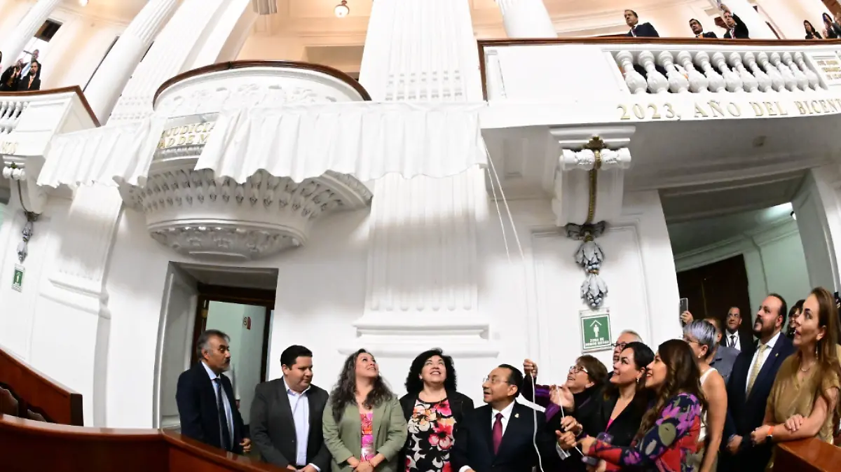 Reconoce Congreso al Poder Judicial con leyenda en letras de oro 3