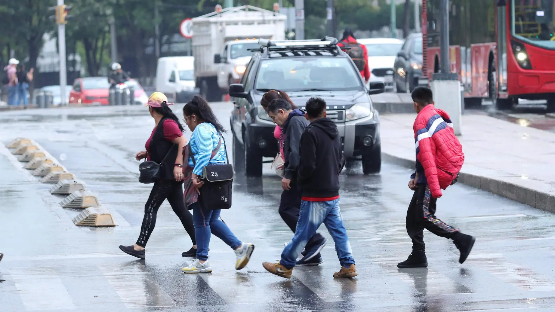 ¡No se confíe! Seguirán las lluvias en las próximas horas en la CDMX-INT4