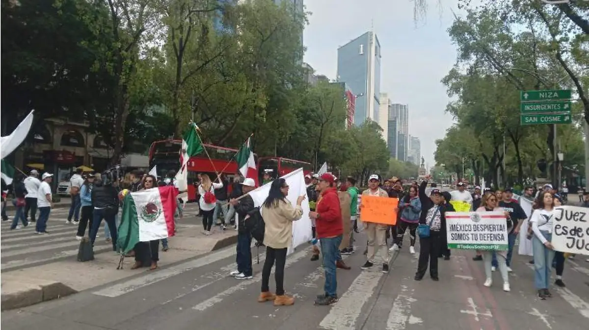 Bloque en Paseo de la Reforma