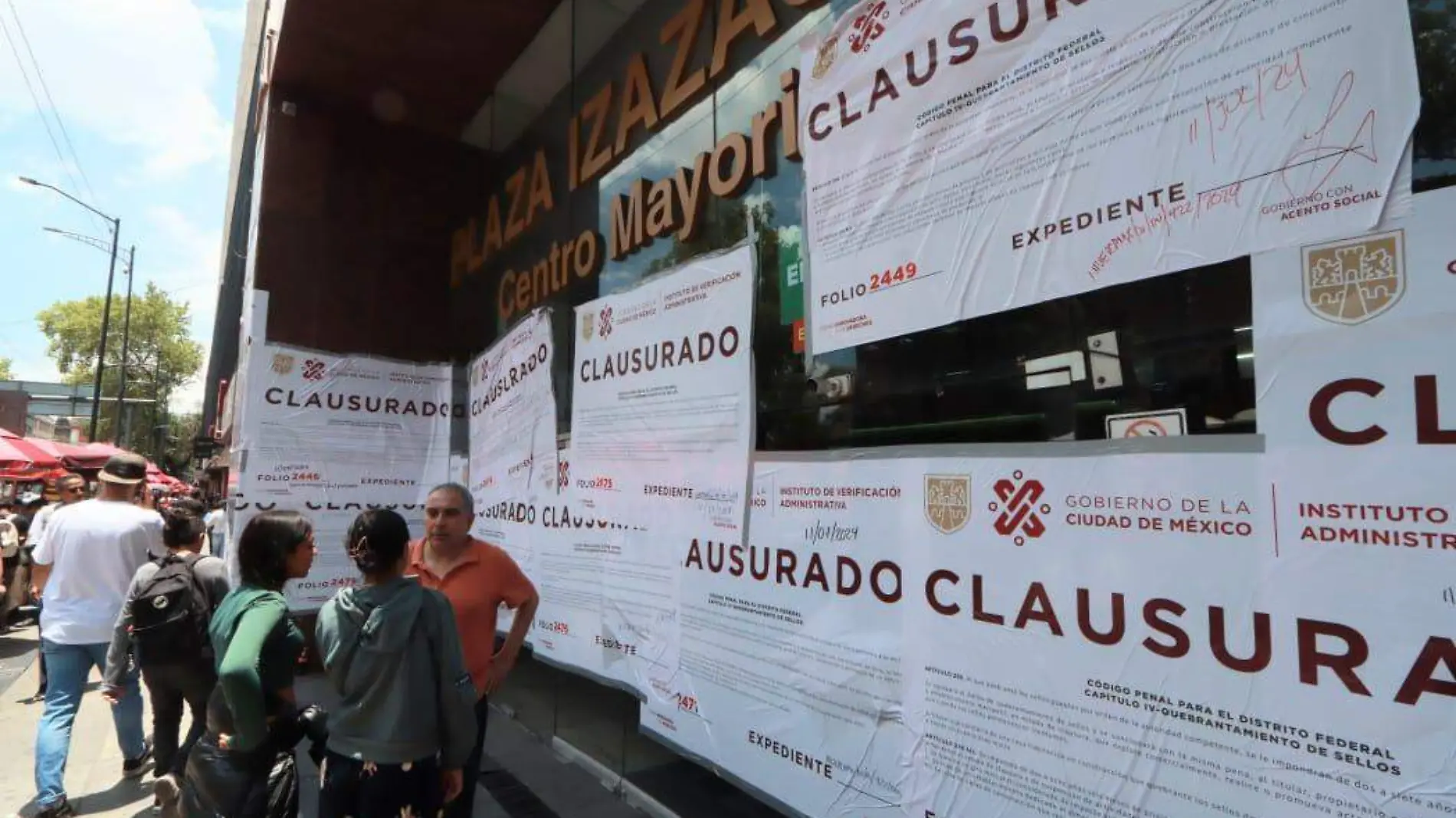 “¡Nos dejan sin trabajo!” Comerciantes se sienten afectados por el cierre de Plaza Izazaga 89-INT2