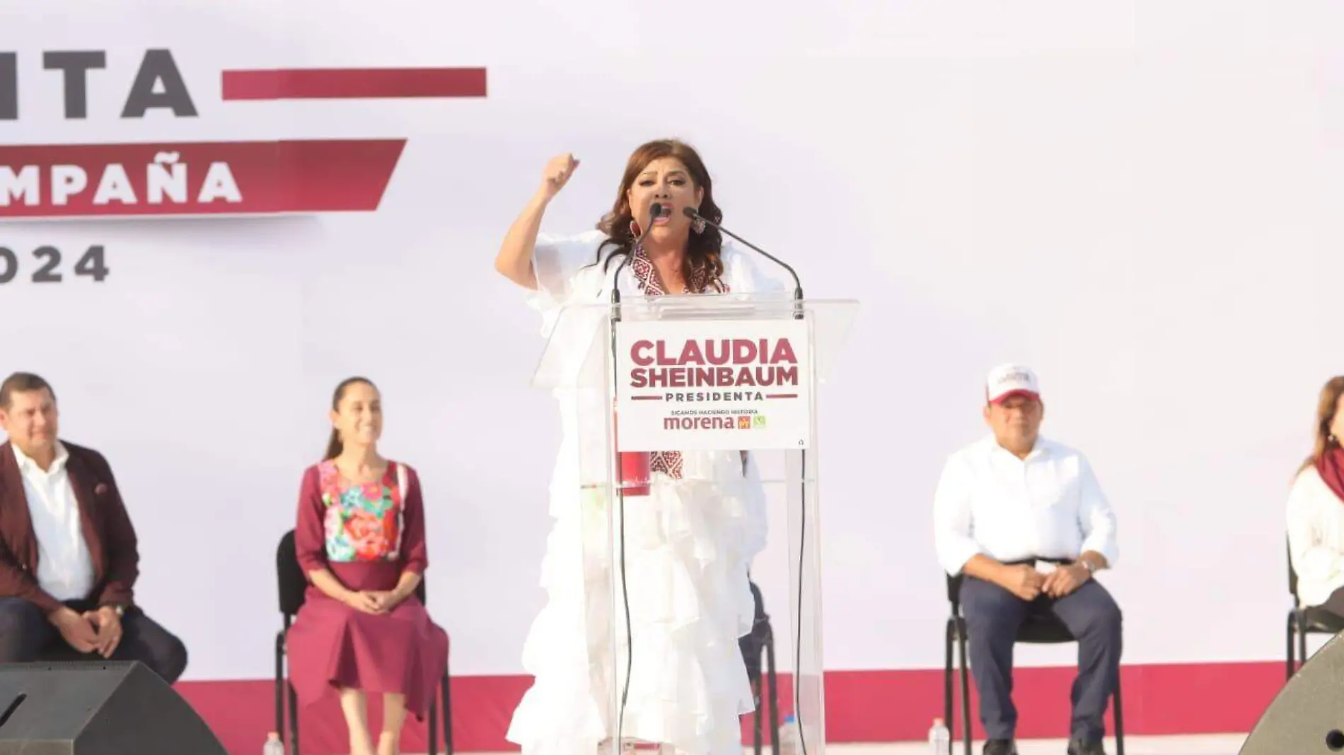 "Aquí está la fuerza del pueblo, no habrá retrocesos", así inicia su campaña C