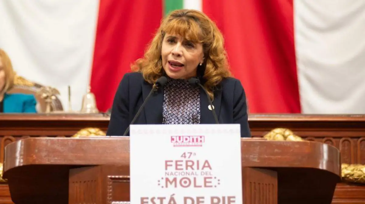 Convocan a dependencias a promover la Feria del Mole