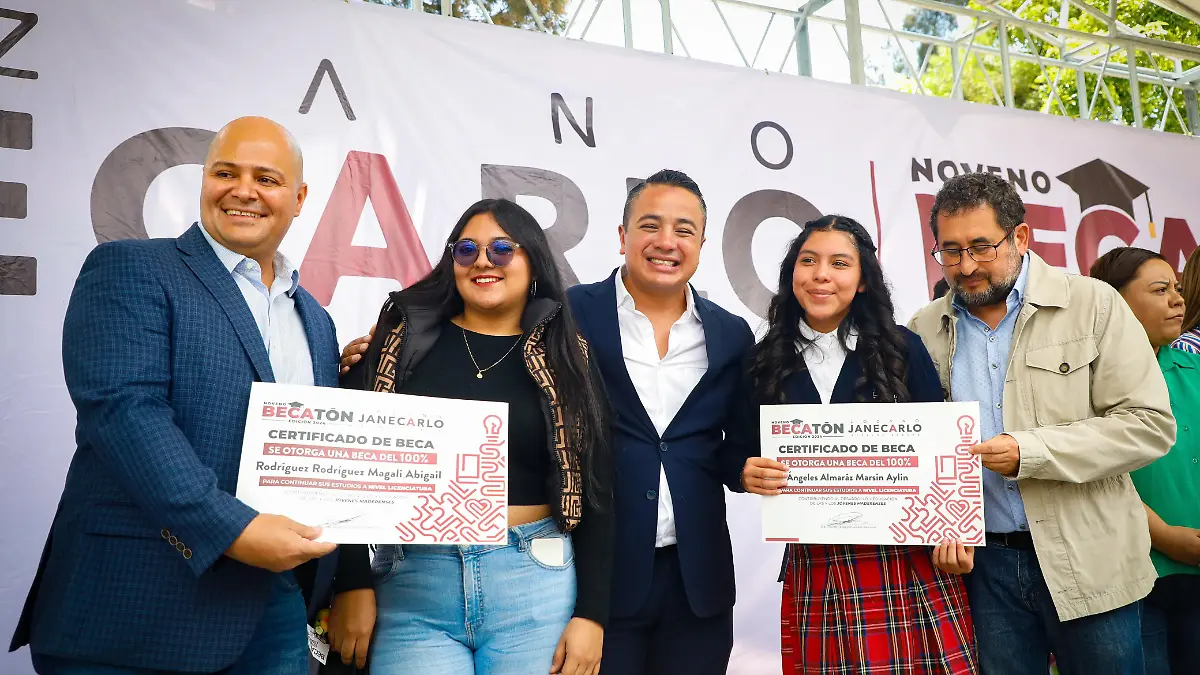 Alcalde en GAM cumple sueños de jóvenes para estudiar