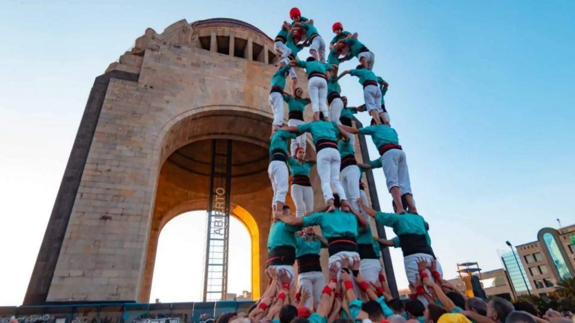 Muestra fotográfica Tocando el cielo de México, se exhibe en la galería del Paseo de las Culturas Amigas