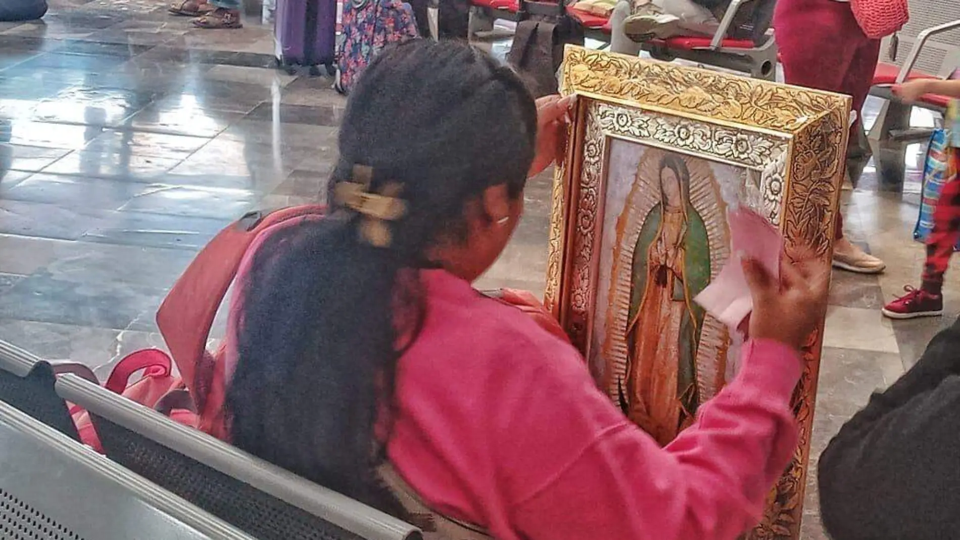 ¡No hay camiones! Pasajeros están varados en la Terminal Tapo de Autobuses por bloqueo en la México-Puebla-INT5