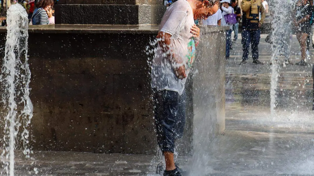 Afecta doble alerta por calor a 10 alcaldías de CDMX