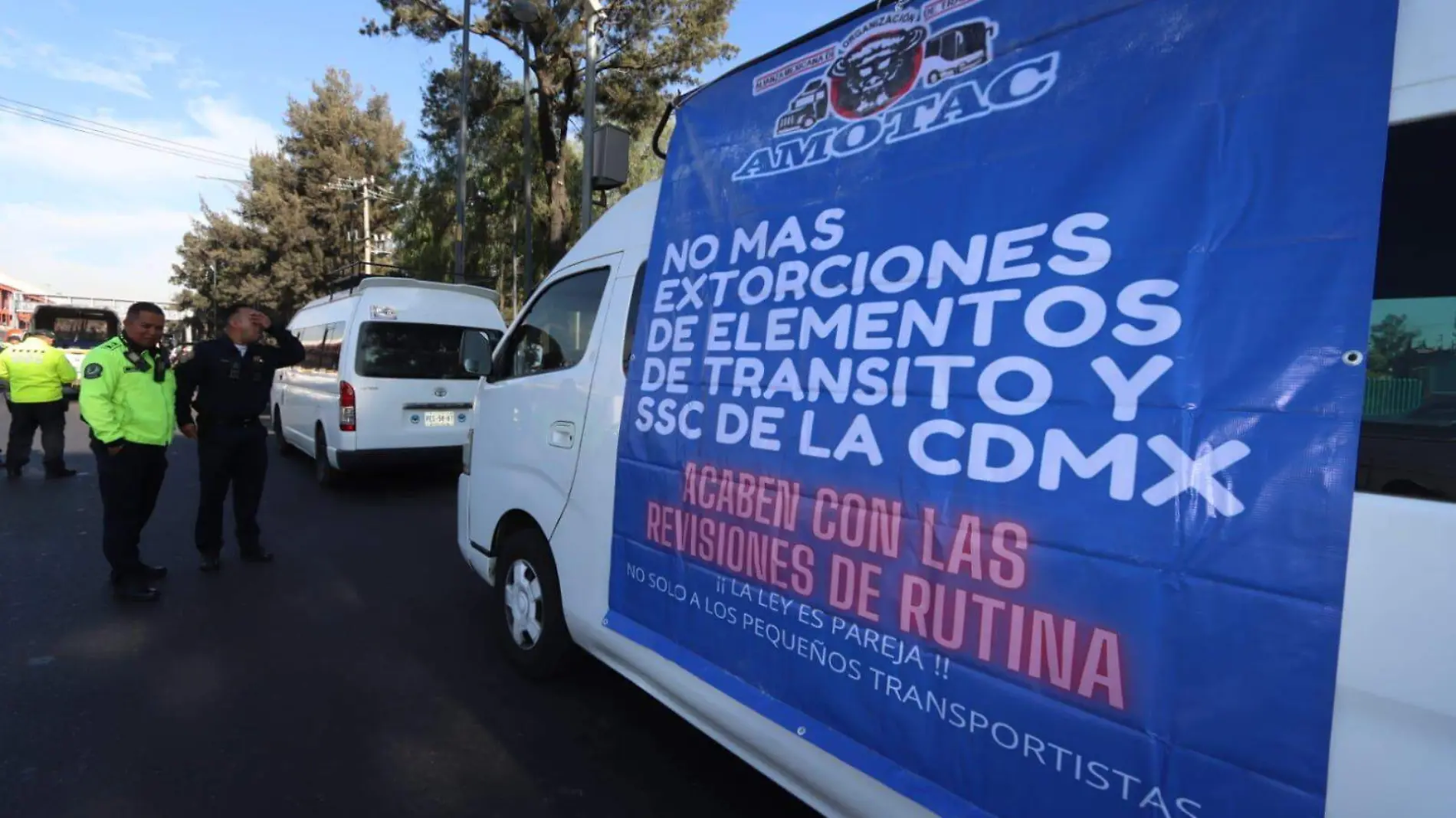 Transportistas de la AMOTAC bloquean distintos puntos de acceso a la Ciudad de México-INT8