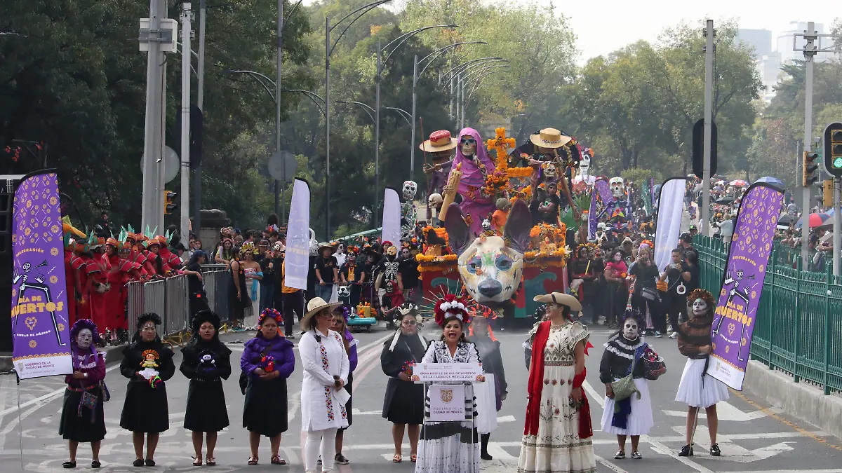 DESFILE-MUERTOS1