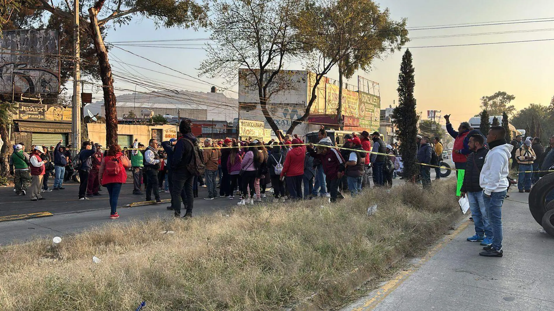 Trabajadores de Ecatepec bloquean accesos a la CDMX por segundo día consecutivo-INT4