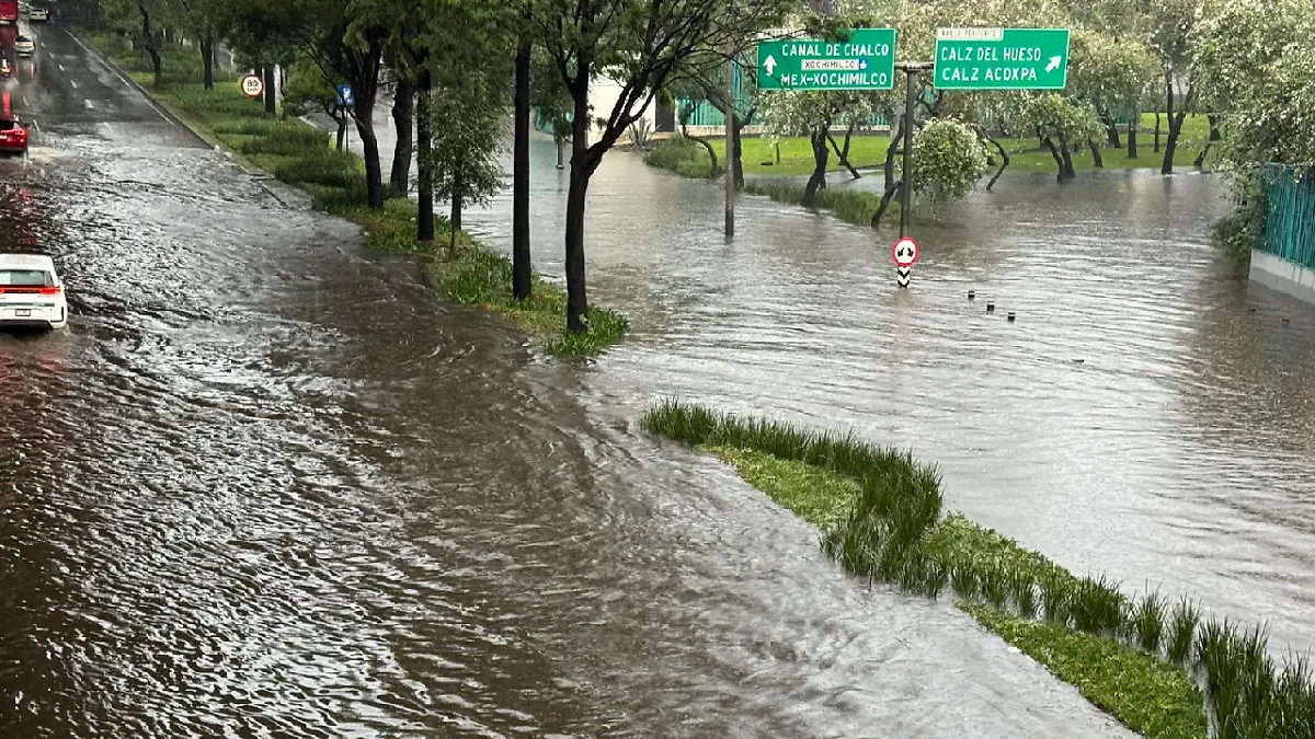 Viaducto Tlalpan y Periferico Sur inundado