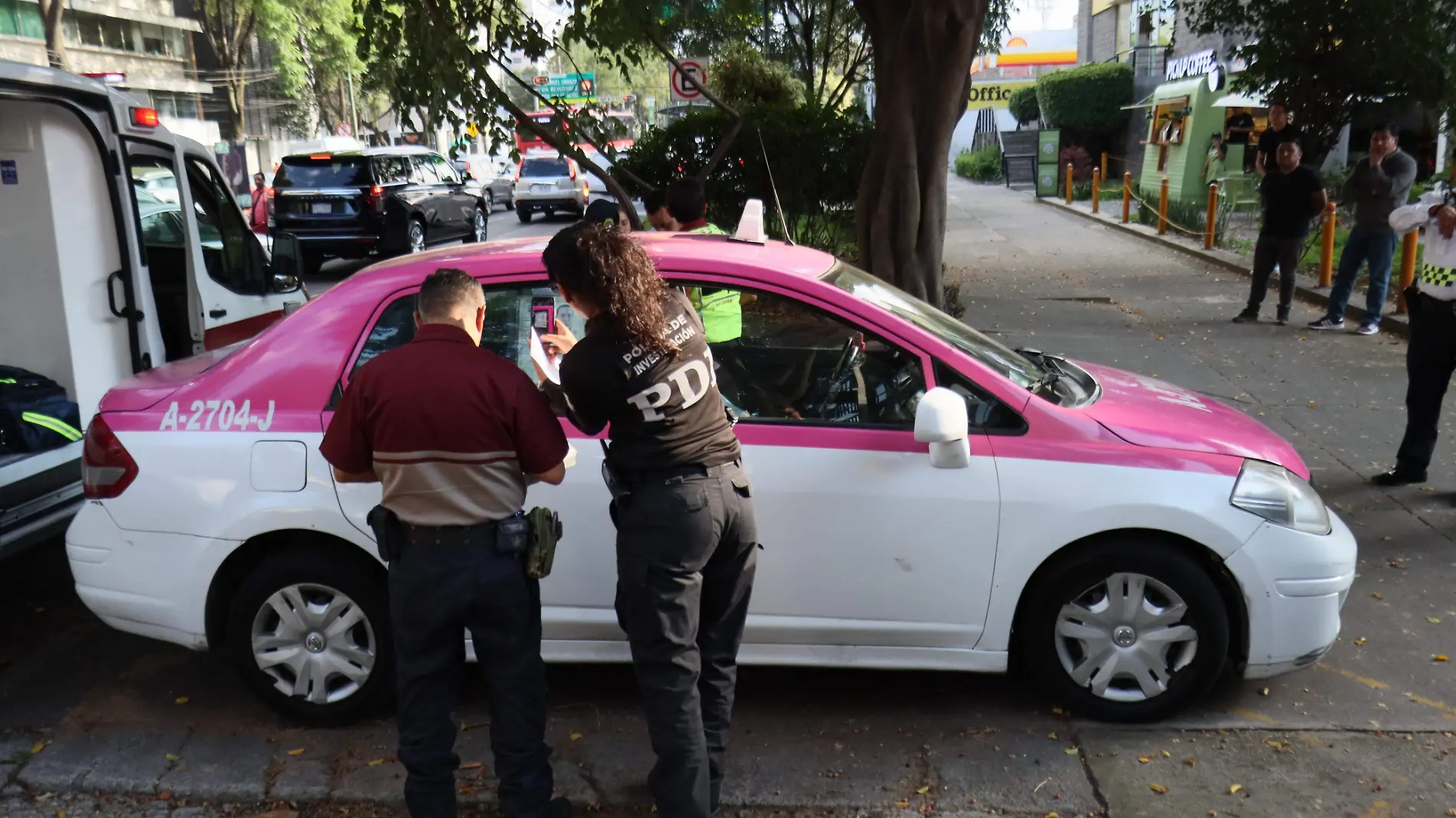 Muere taxista de infarto fulminante en la Narvarte, alcaldía Benito Juárez-INT2