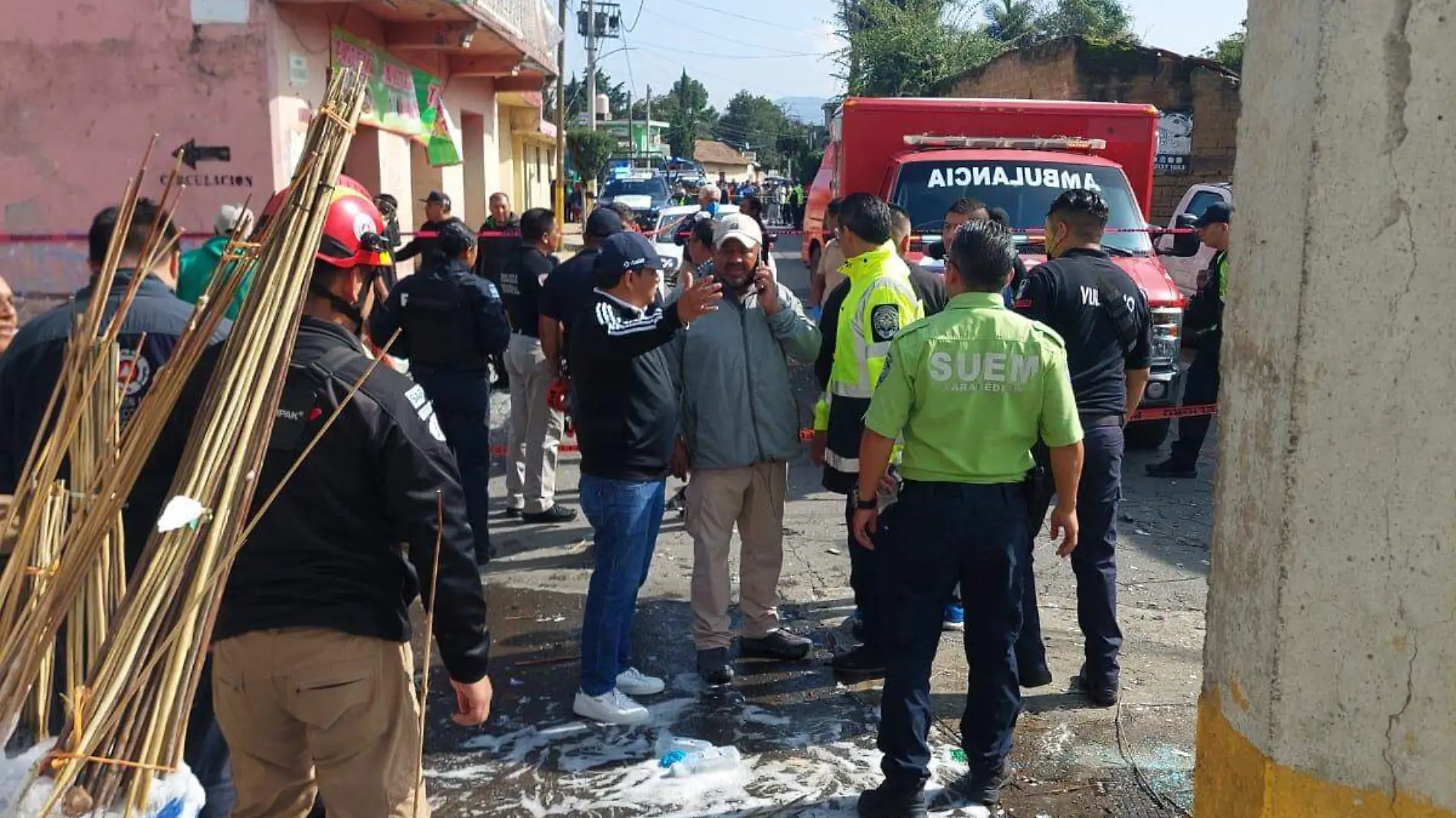 ¡Se murió la fiesta! Estalla vehículo con pirotecnia, en Tepetlixpa; hay un fallecido-int4