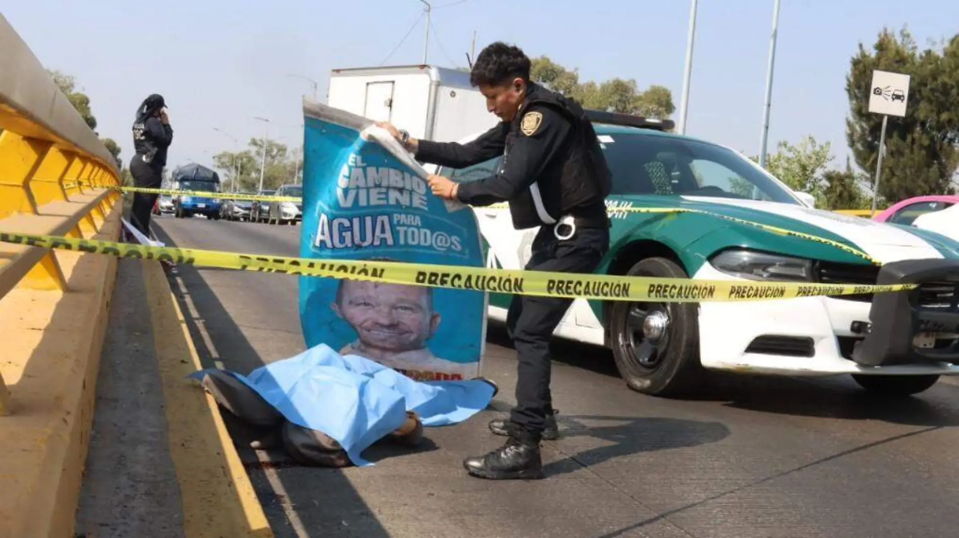 Hombre arrollado en Río Churubusco