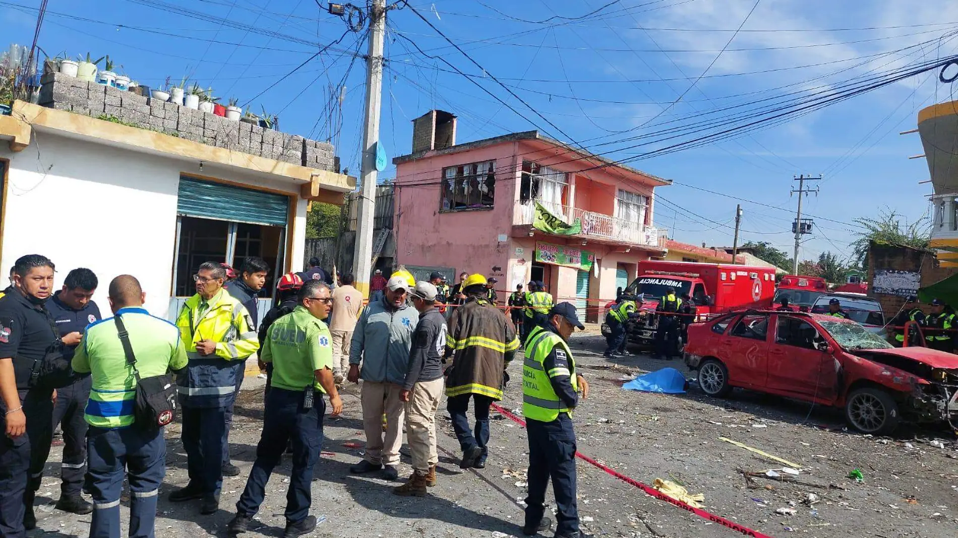 ¡Se murió la fiesta! Estalla vehículo con pirotecnia, en Tepetlixpa; hay un fallecido-int3